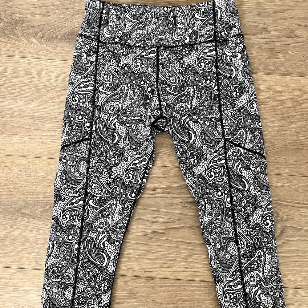 Kiava Paisley Print Leggings